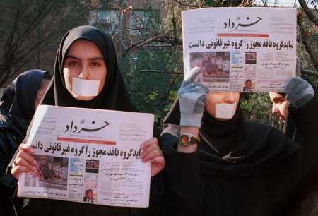 women.jpg (18686 bytes)